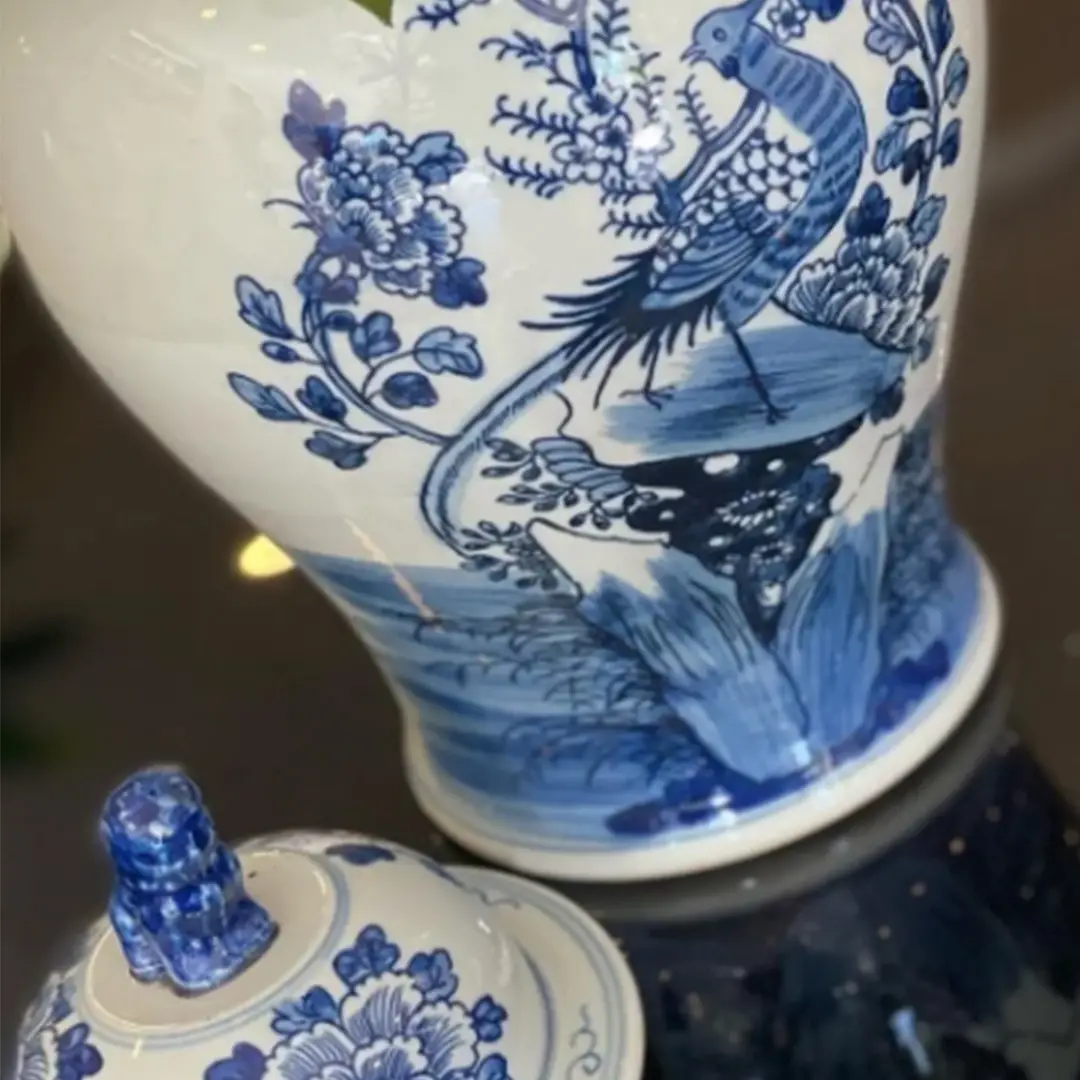 MAVİ DESENLİ BEYAZ VAZO