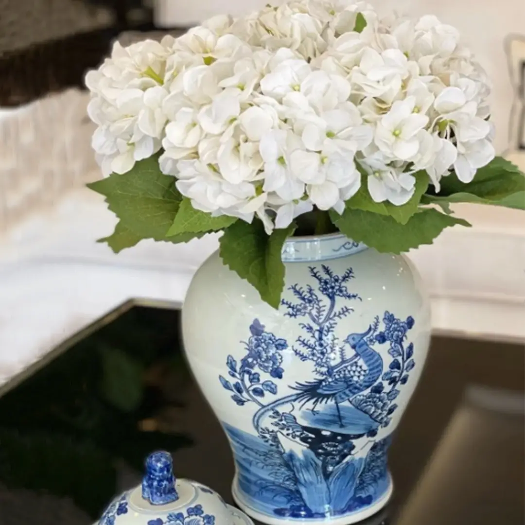 MAVİ DESENLİ BEYAZ VAZO