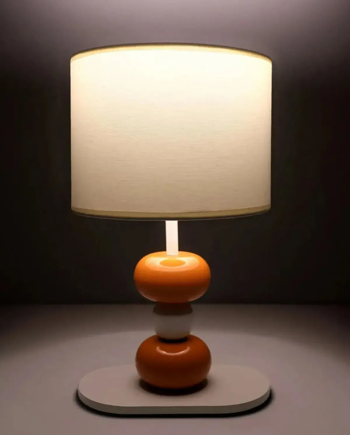 Turuncu Beyaz Metal Abajur