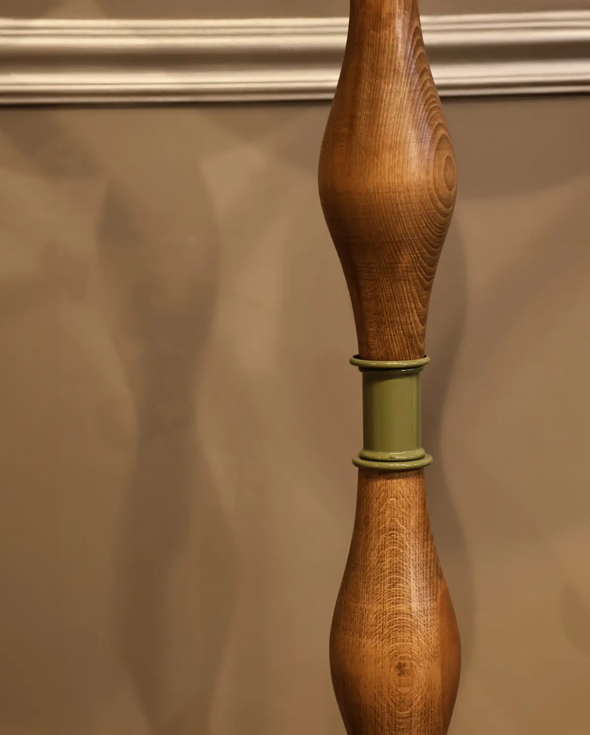 Blissful Ahşap Detaylı Metal Lambader