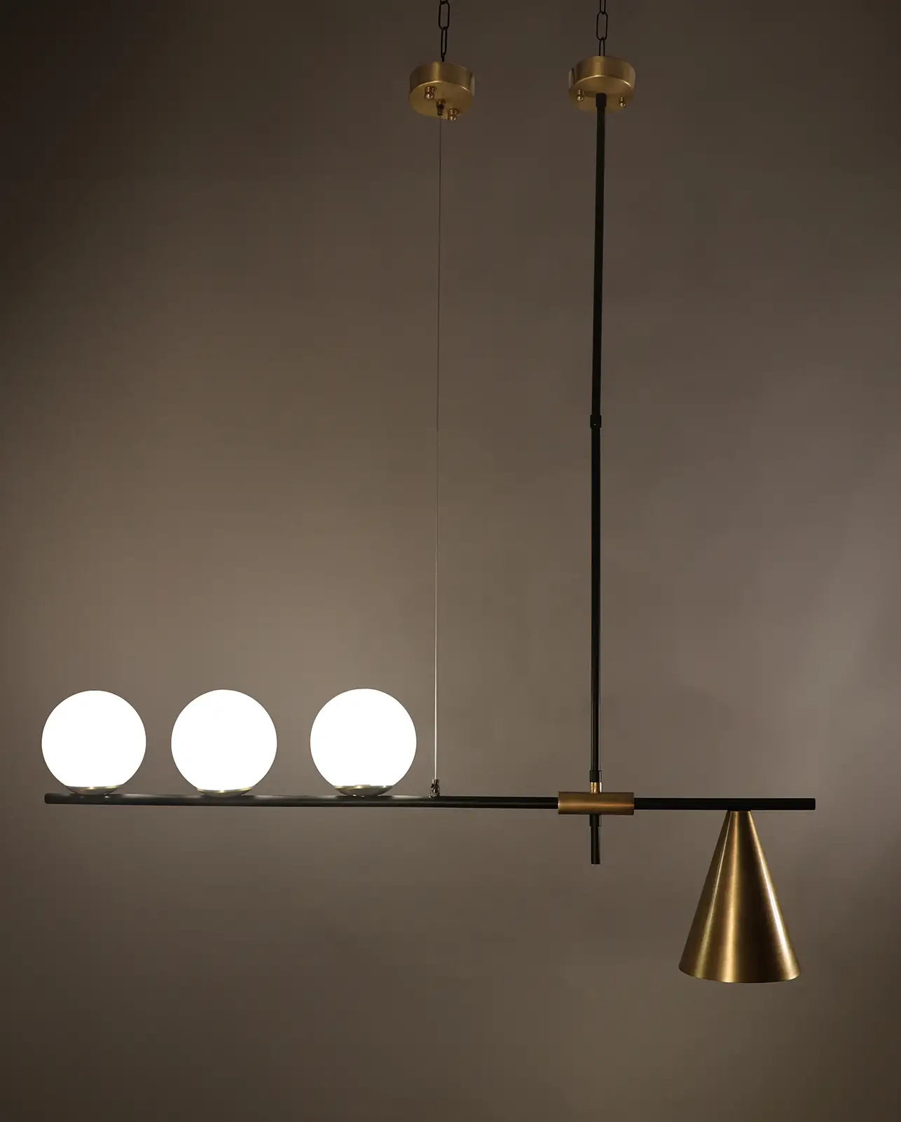 Modern Siyah Statik Boya Ve Eskitme Kaplamalı Metal Sarkıt