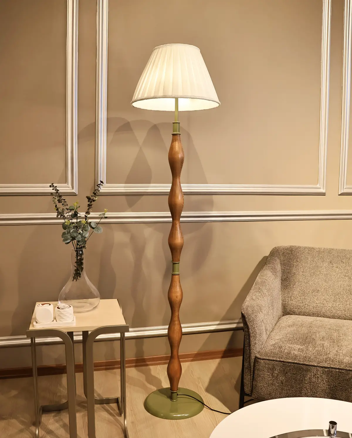 Blissful Ahşap Detaylı Metal Lambader