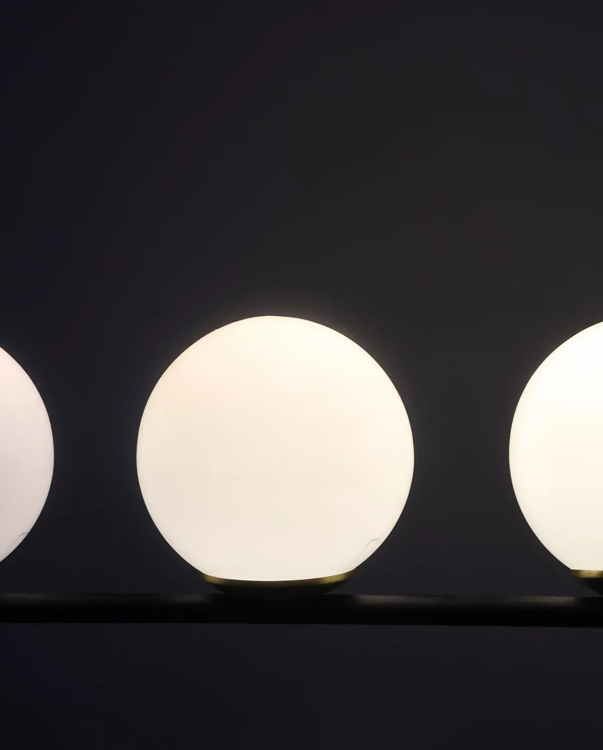 Modern Siyah Statik Boya Ve Eskitme Kaplamalı Metal Sarkıt