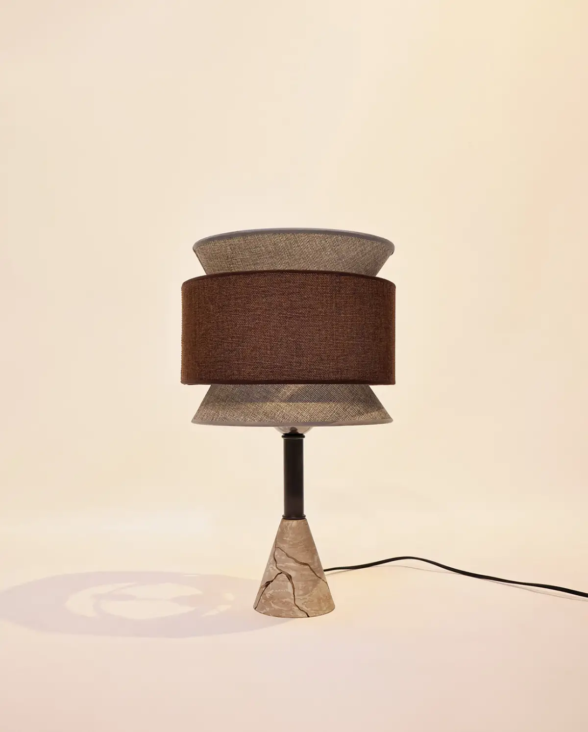 Aura Mermer Görünümlü Metal Abajur