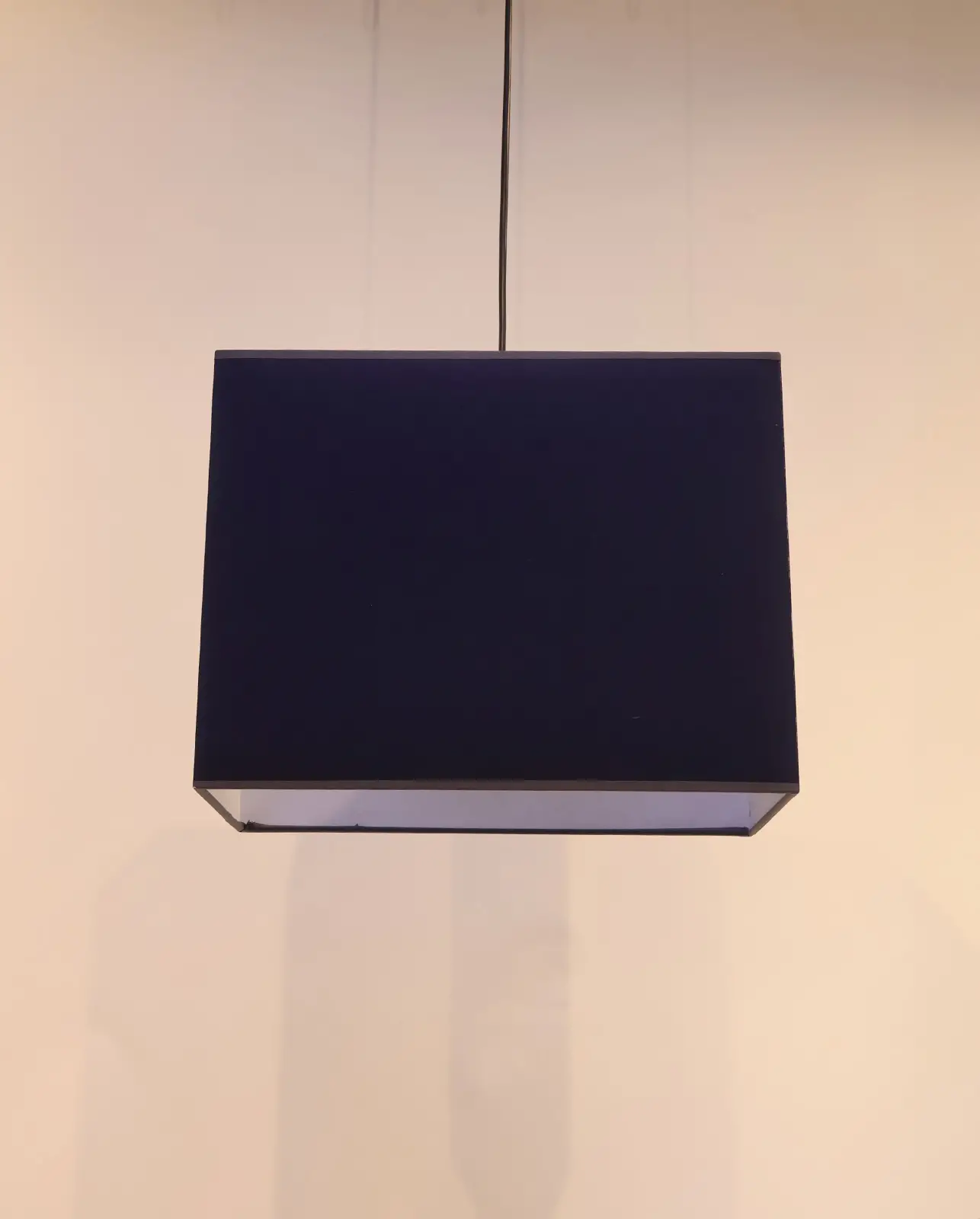 Lacivert Kumaş Tekli Sarkıt