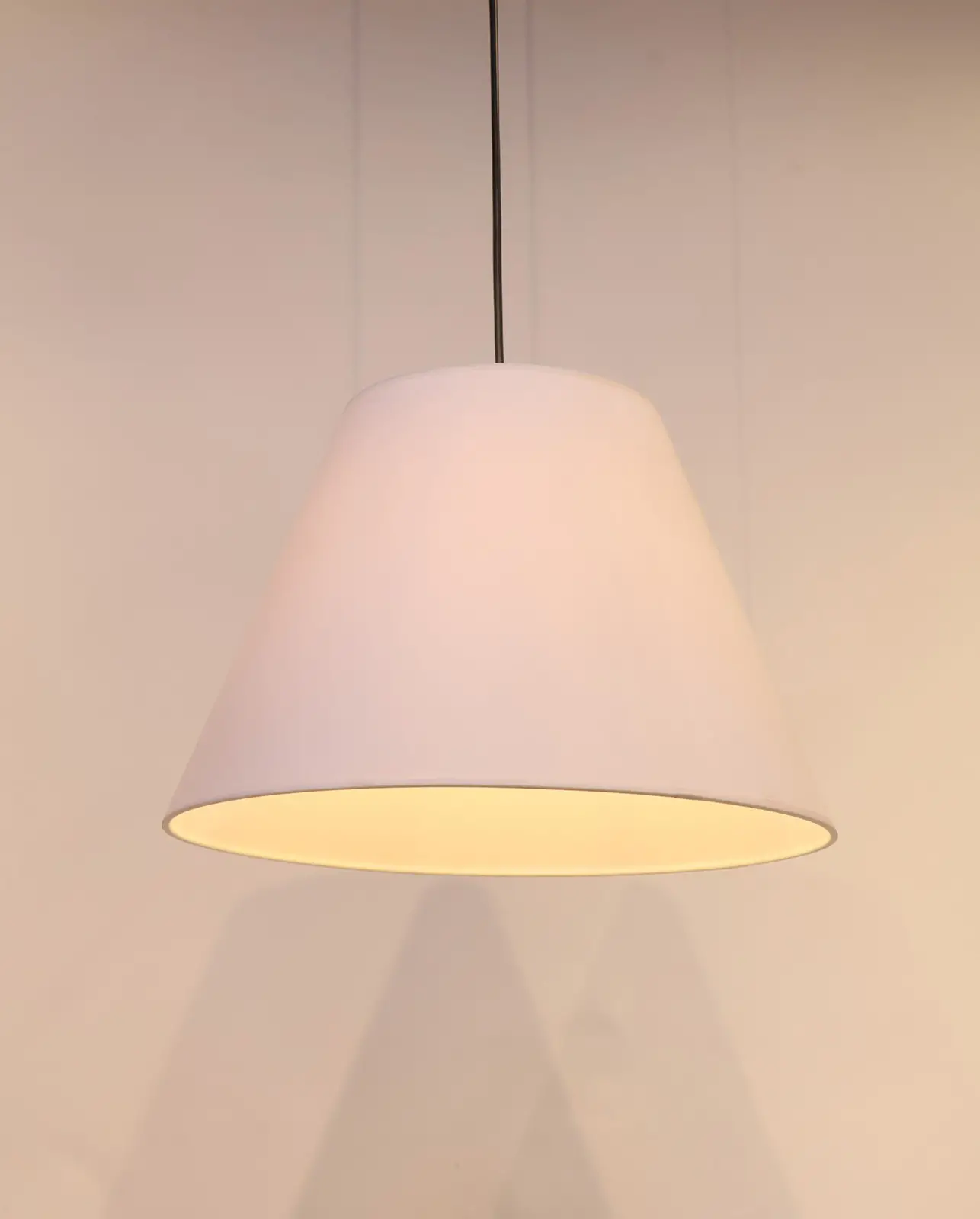 Beyaz Kumaş Tekli Sarkıt