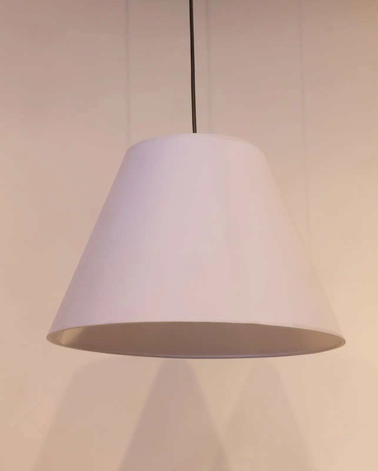 Beyaz Kumaş Tekli Sarkıt