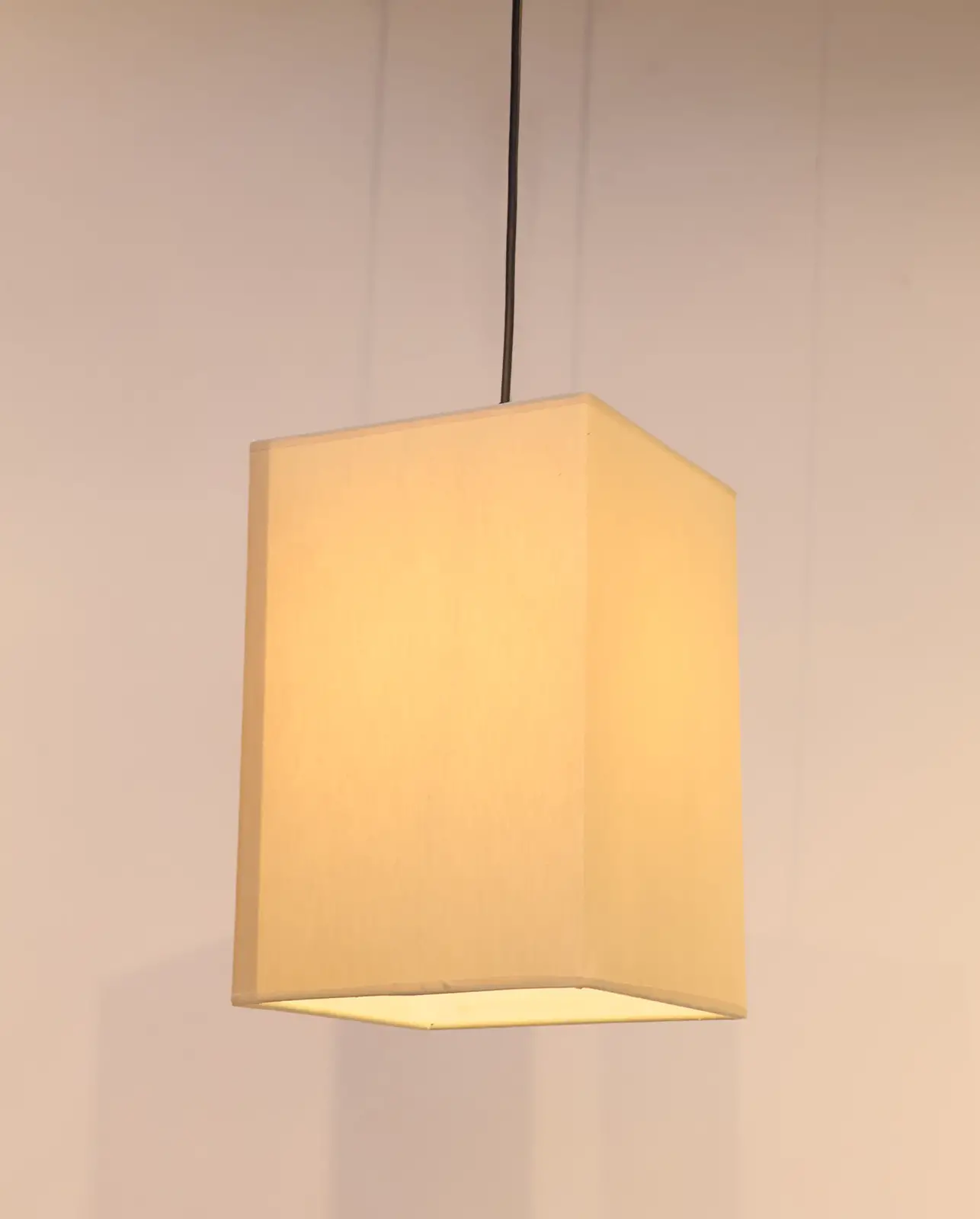 Krem Kumaş Tekli Sarkıt