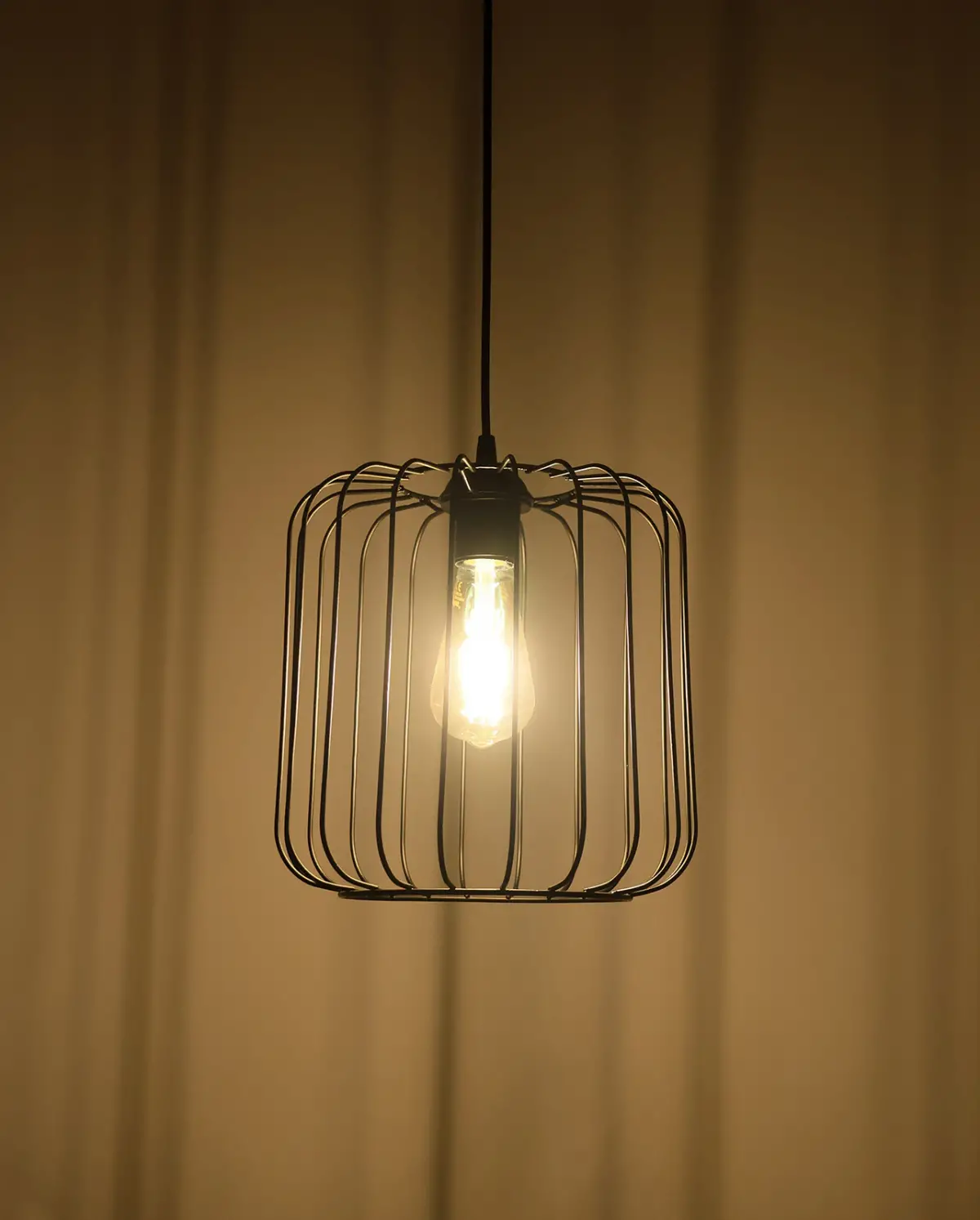 Kafes Metal Tekli Siyah Sarkıt