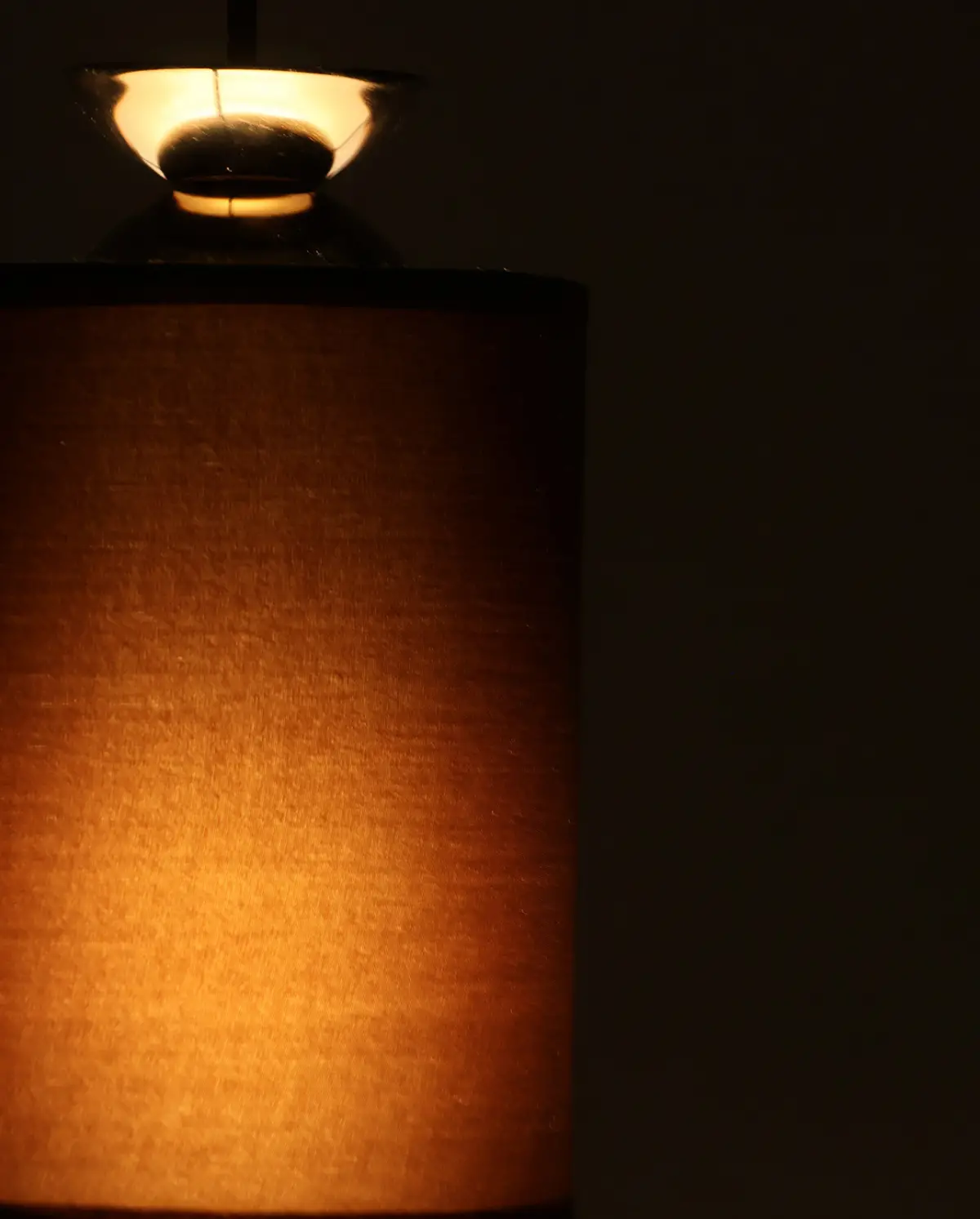 Kahverengi Kumaş Tekli Sarkıt