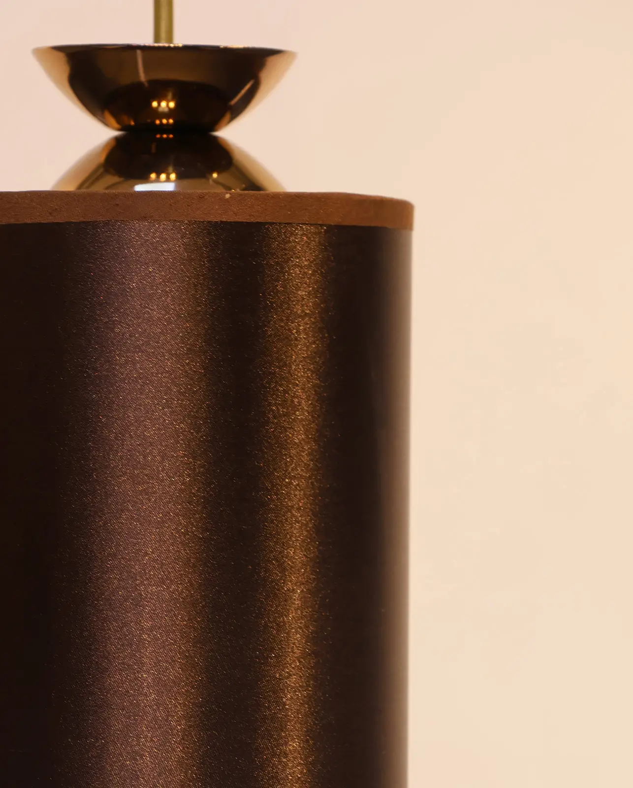 Kahverengi Kumaş Tekli Sarkıt