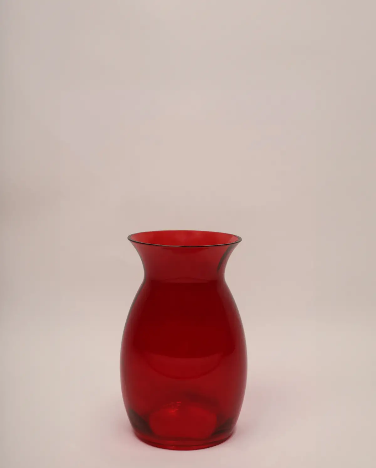 Kırmızı Cam Vazo